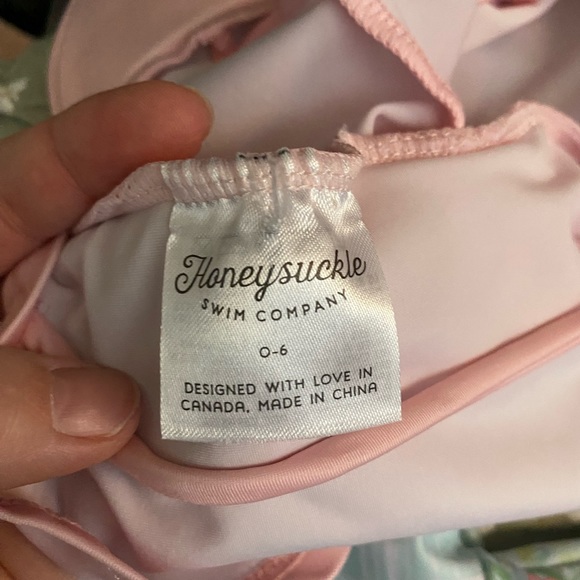 Honeysuckle swim hat - Picture 3 of 3